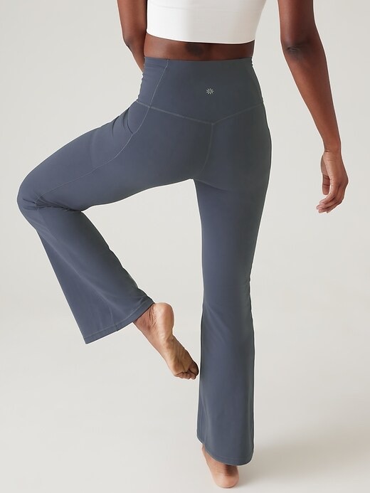Athleta Salutation Stash Flare Pant Xs Blue High Rise Yoga Pants Flare Leggings
